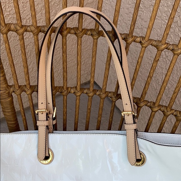 Michael Kors Large Logo tote - Picture 3 of 11